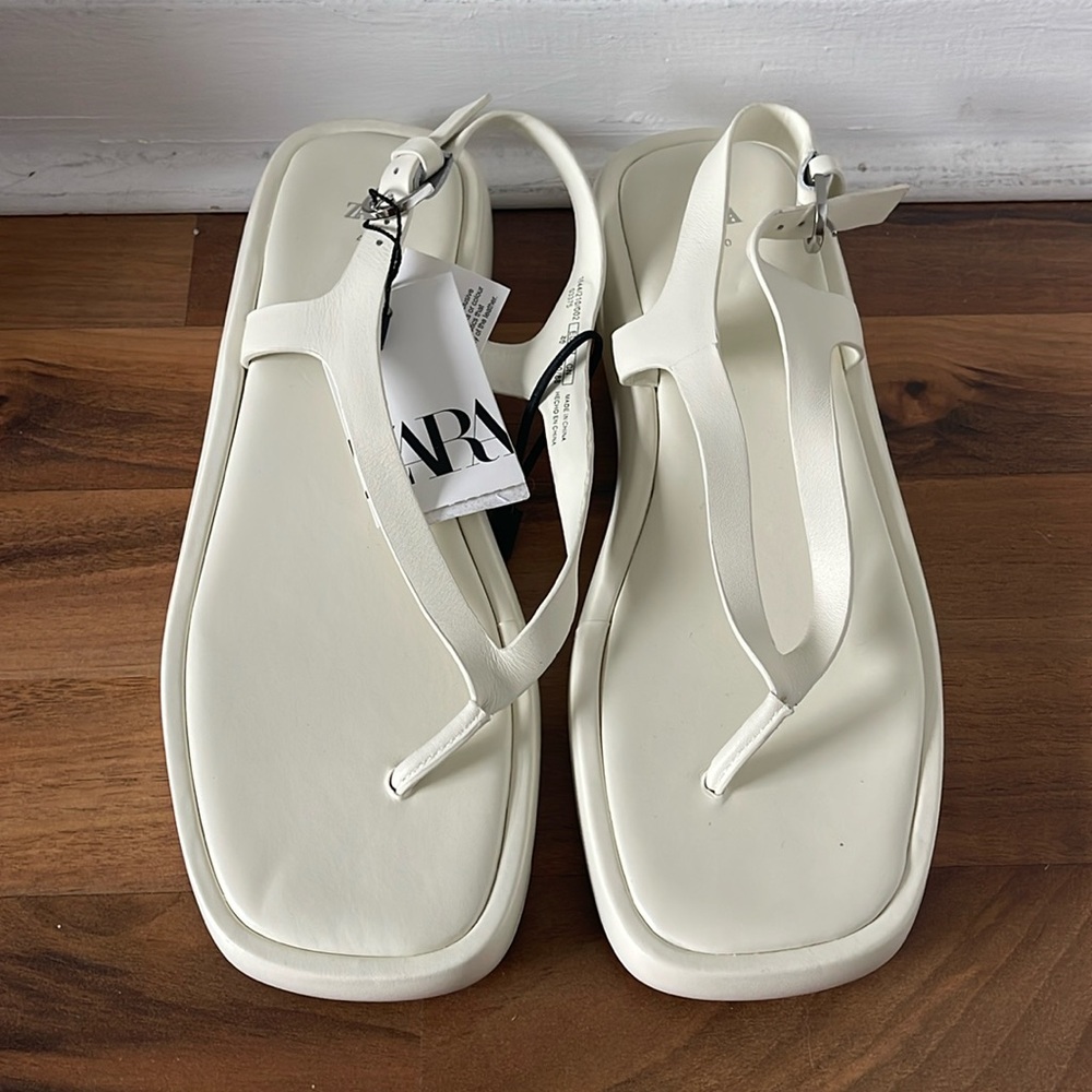 New Zara sandals
Leather/suede fabric